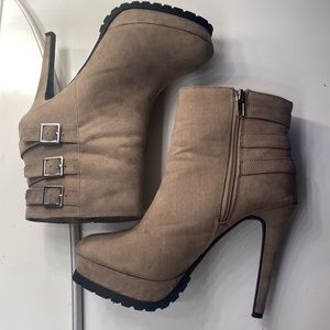 Forever21 tan High heeled booties